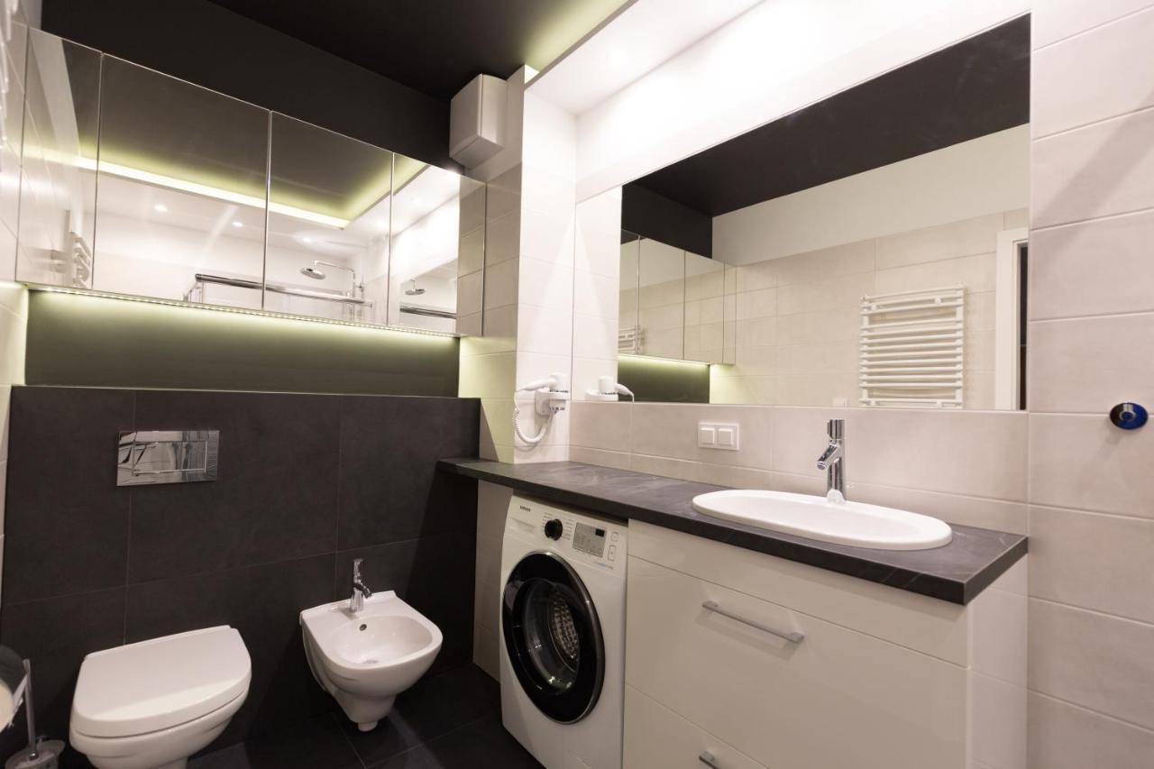 شقة Apartlogy Aura2 78 - Experience Intelligent Living While Travelling غدانسك المظهر الخارجي الصورة
