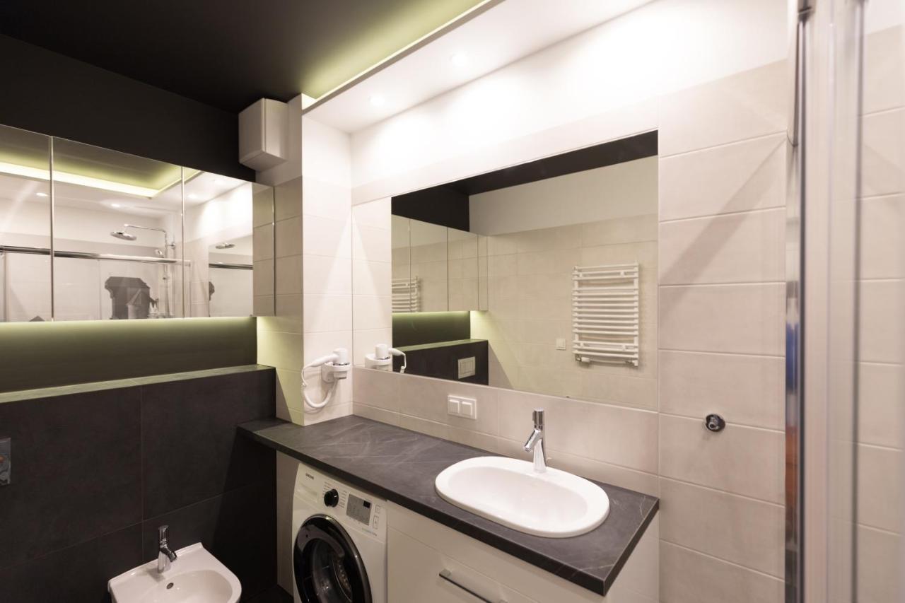 شقة Apartlogy Aura2 78 - Experience Intelligent Living While Travelling غدانسك المظهر الخارجي الصورة